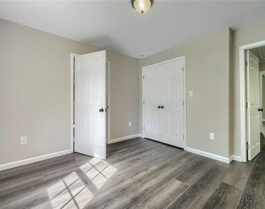 1867 Glendale Drive - Photo Thumbnail 18