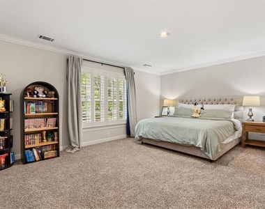 4512 Woodhaven Ne - Photo Thumbnail 21
