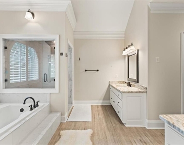 4512 Woodhaven Ne - Photo Thumbnail 14