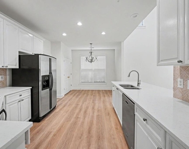 12592 Waterside Drive - Photo Thumbnail 10
