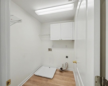 12592 Waterside Drive - Photo Thumbnail 27