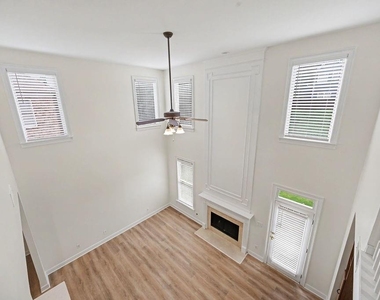 12592 Waterside Drive - Photo Thumbnail 7
