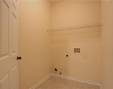 4865 Hastings Terrace - Photo Thumbnail 8