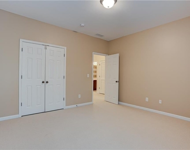 4865 Hastings Terrace - Photo Thumbnail 9
