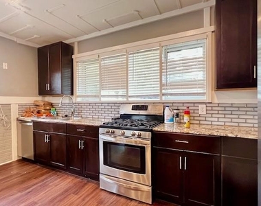 141 Fairview Drive - Photo Thumbnail 4