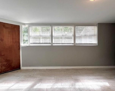 141 Fairview Drive - Photo Thumbnail 15