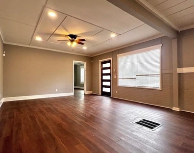 141 Fairview Drive - Photo Thumbnail 2