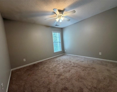 249 Regent Square - Photo Thumbnail 13