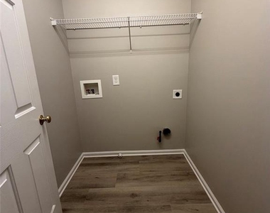 249 Regent Square - Photo Thumbnail 14