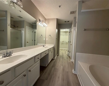 249 Regent Square - Photo Thumbnail 8