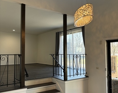 806 Harvard Street - Photo Thumbnail 2