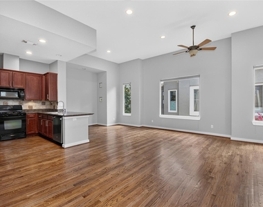 4448 Center Street - Photo Thumbnail 8