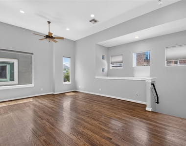 4448 Center Street - Photo Thumbnail 10