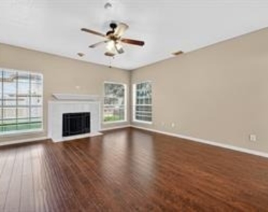 6307 Box Bluff Court - Photo Thumbnail 14