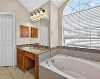 6307 Box Bluff Court - Photo Thumbnail 40
