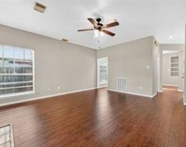 6307 Box Bluff Court - Photo Thumbnail 16