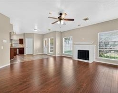 6307 Box Bluff Court - Photo Thumbnail 15