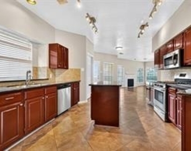 6307 Box Bluff Court - Photo Thumbnail 22