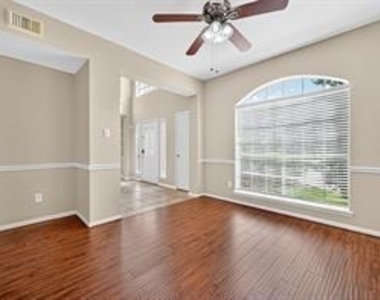 6307 Box Bluff Court - Photo Thumbnail 8