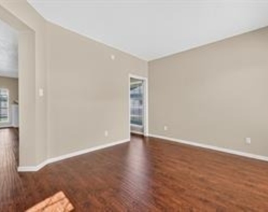 6307 Box Bluff Court - Photo Thumbnail 9