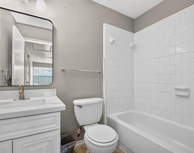 9707 Royal Crest Way - Photo Thumbnail 29