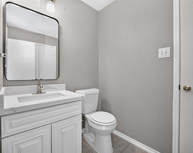9707 Royal Crest Way - Photo Thumbnail 25