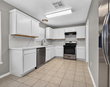 9707 Royal Crest Way - Photo Thumbnail 11