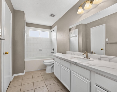 9707 Royal Crest Way - Photo Thumbnail 21