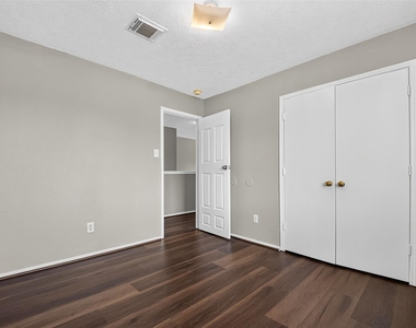 9707 Royal Crest Way - Photo Thumbnail 31