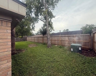 7839 Vernwood Street - Photo Thumbnail 4