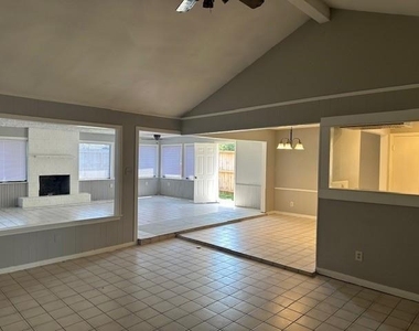 7839 Vernwood Street - Photo Thumbnail 12