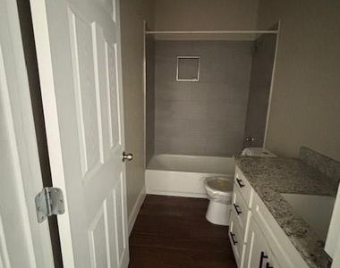 10525 Burman Street - Photo Thumbnail 6