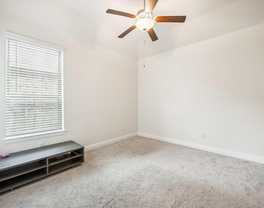 13710 Sturcombe Glen Trail - Photo Thumbnail 11
