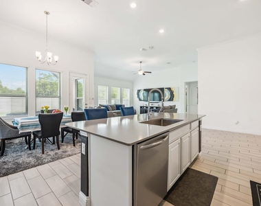 13710 Sturcombe Glen Trail - Photo Thumbnail 7