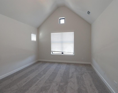 11734 Cibolo Canyon Road - Photo Thumbnail 2