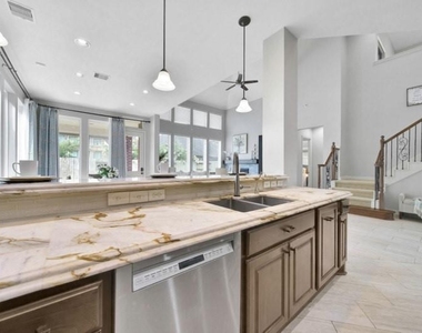 6718 Sotoria Lane - Photo Thumbnail 11