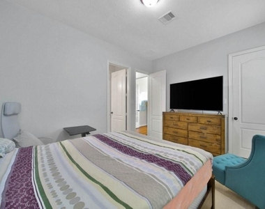6718 Sotoria Lane - Photo Thumbnail 28