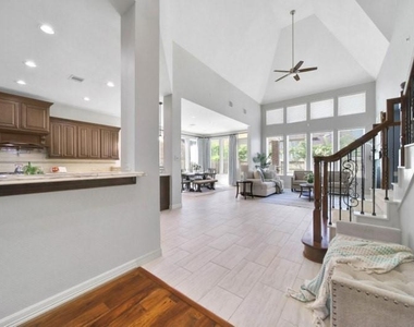 6718 Sotoria Lane - Photo Thumbnail 4