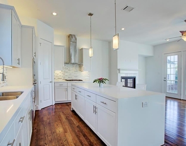 1120 Columbus Street - Photo Thumbnail 3