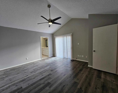 7887 Kendalia Drive - Photo Thumbnail 11