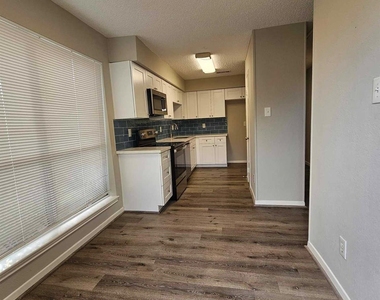 7887 Kendalia Drive - Photo Thumbnail 7