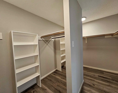 7887 Kendalia Drive - Photo Thumbnail 15