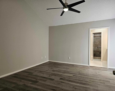 7887 Kendalia Drive - Photo Thumbnail 12