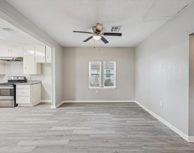 710 E Magnolia Street - Photo Thumbnail 1