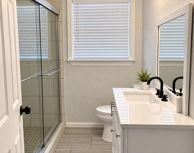 2402 Rosemead Dr - Photo Thumbnail 7