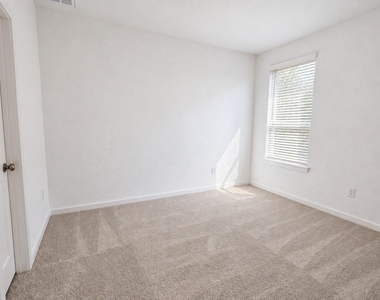 18110 Velaris Way - Photo Thumbnail 13