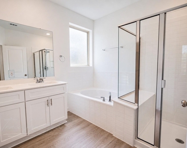 18110 Velaris Way - Photo Thumbnail 9