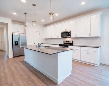 18110 Velaris Way - Photo Thumbnail 4