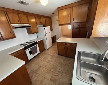 611 Todd Street - Photo Thumbnail 7