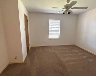 611 Todd Street - Photo Thumbnail 12